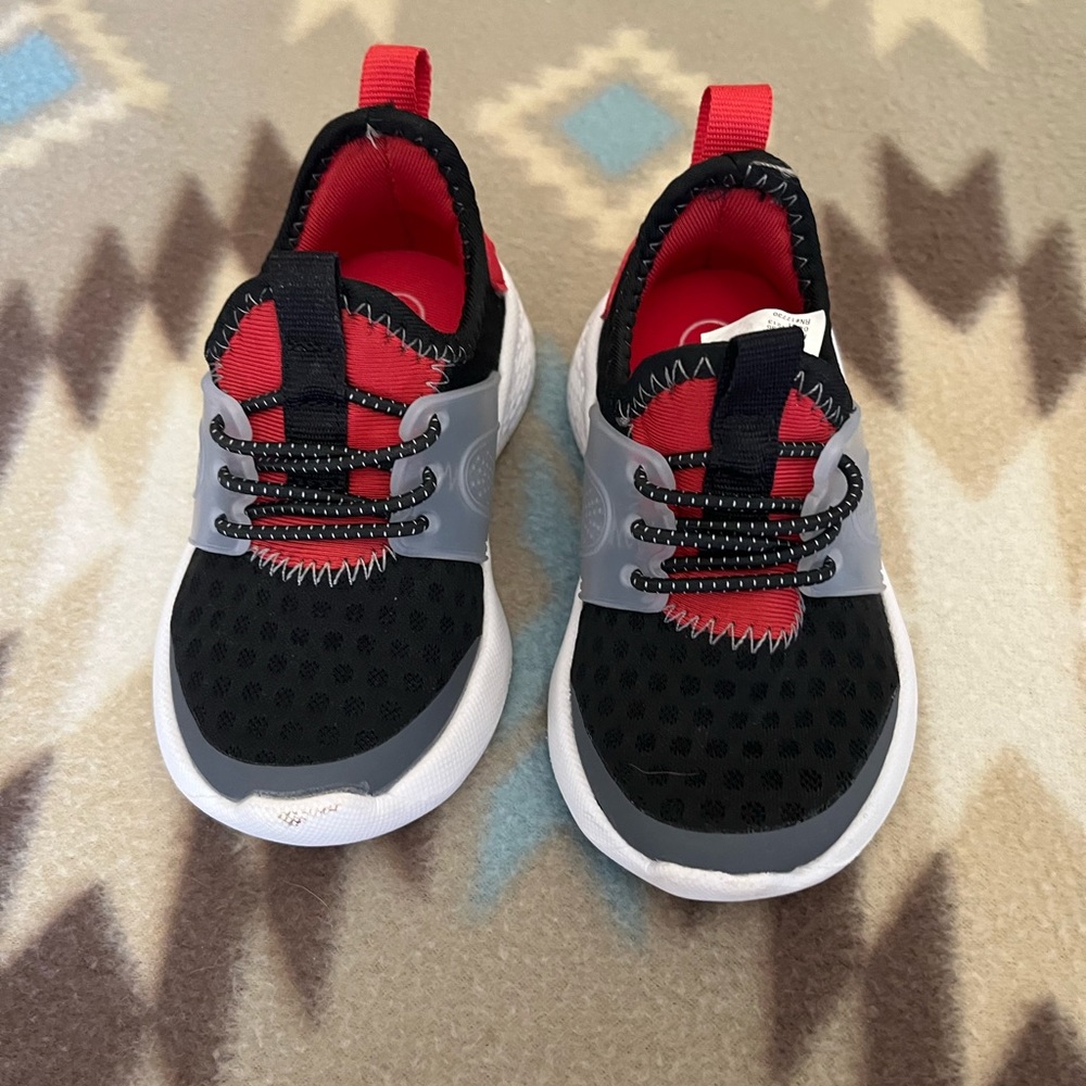 Cat & Jack red and black sneakers size 5 (toddler)